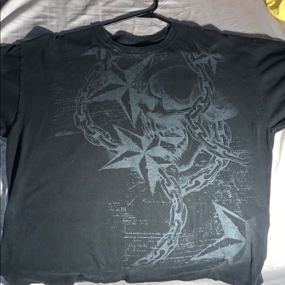 100% cotton carbon Skoal and chain vintage shirt